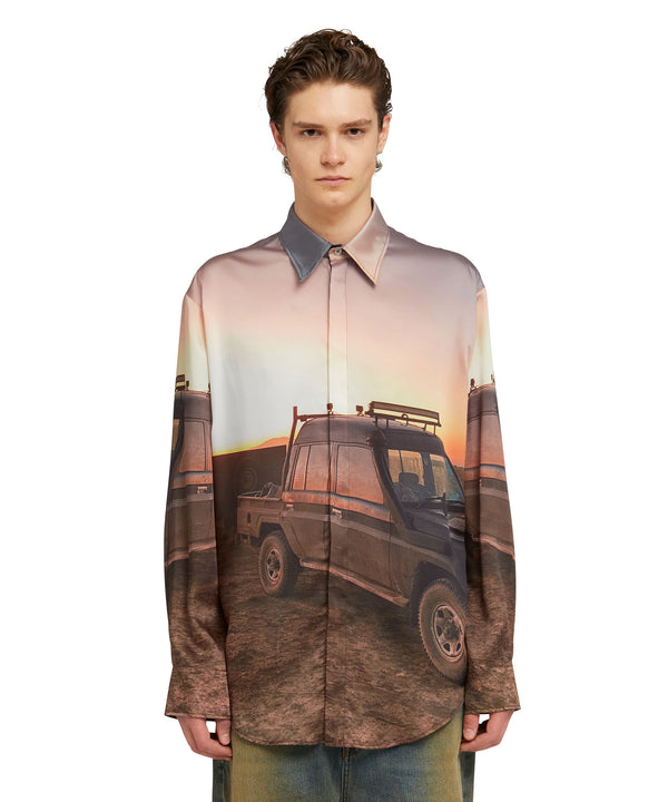 Fluid fabric shirt with "Tanzanian gaze jeep snap" print
