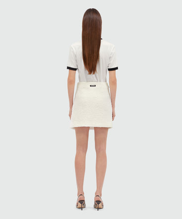 Short skirt in white sponge-effect tweed