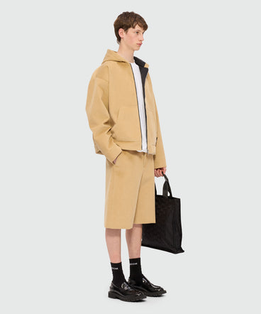 Beige Bermuda shorts in scubbated velvet