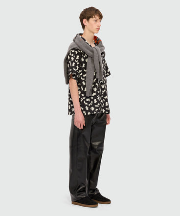 Black poplin bowling shirt with "Follow the Rabbit®" print
