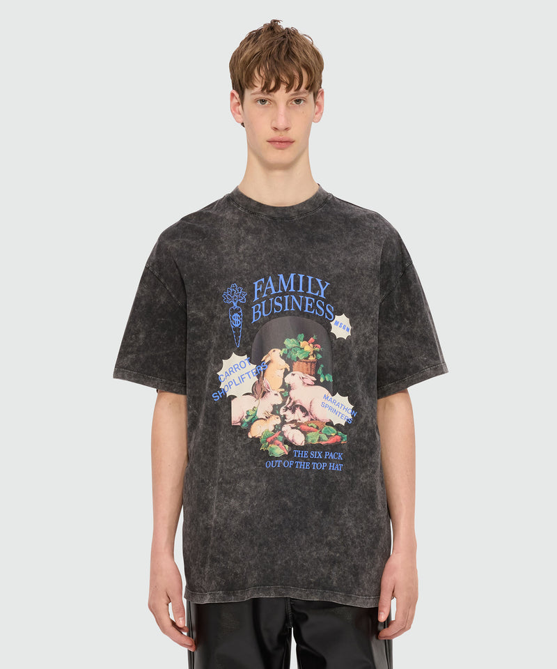 T-shirt nera in jersey effetto marmorizzato e stampa "Family business" 99 Uomo 
