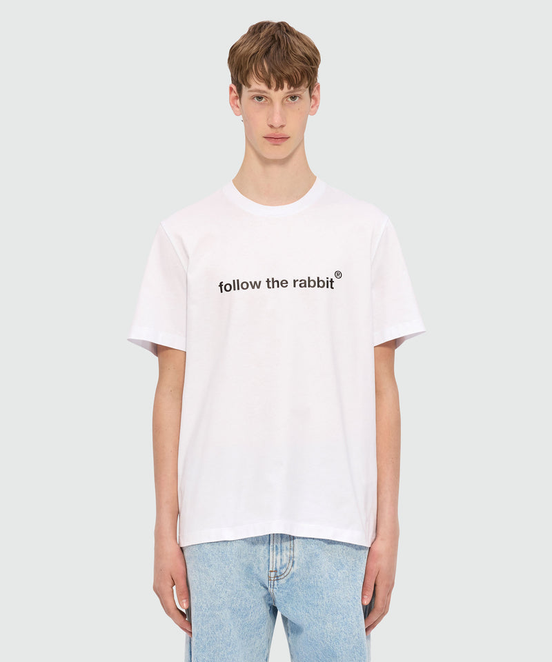 T-shirt bianca in jersey con quote "Follow the rabbit®" 01 Uomo 