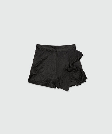 Shorts neri in duchesse crincklé con fiocco