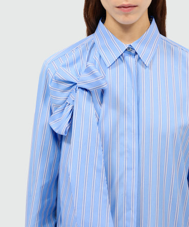 Light blue poplin shirt with bow detail