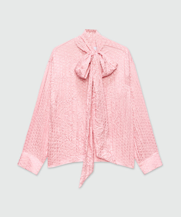Pink satin shirt with a wrinkled effect and a jacquard "TheMwave" motif