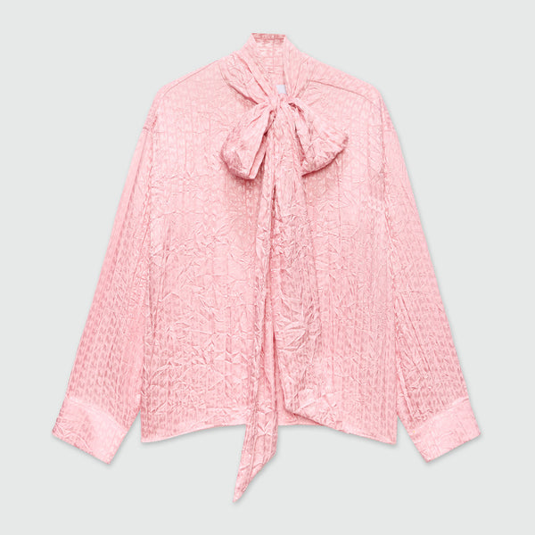 ミカ　POLOTピンク Pink satin shirt with a wrinkled effect and a jacquard