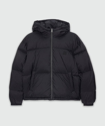 Short black down jacket in ripstop nylon