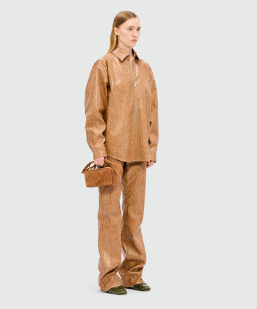 Beige shirt in faux leather with a crackle effect