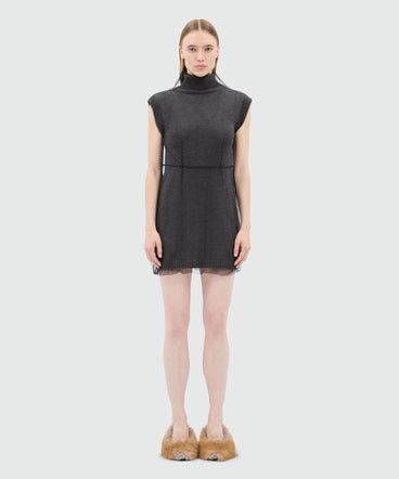 Short sleeveless anthracite knitted dress with tulle overlay