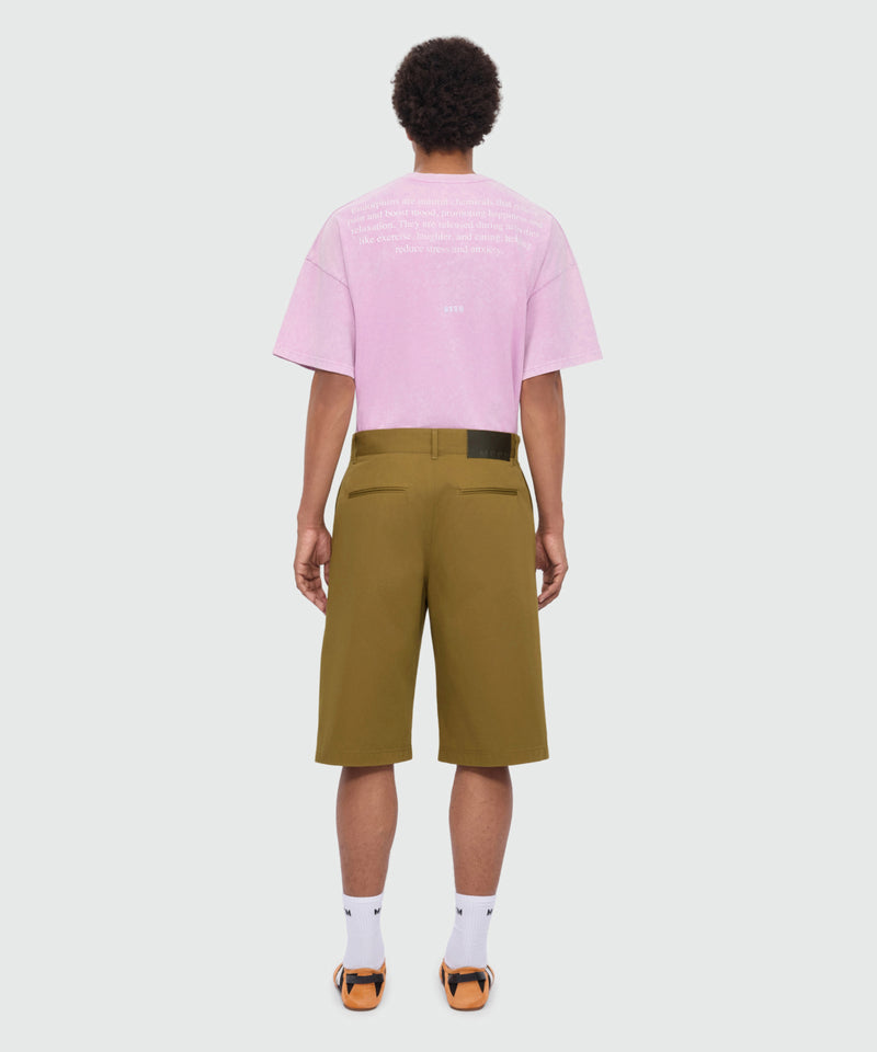 Military green cotton gabardine Bermuda shorts with wide legs and patch pockets on the leg. 37 Uomo 