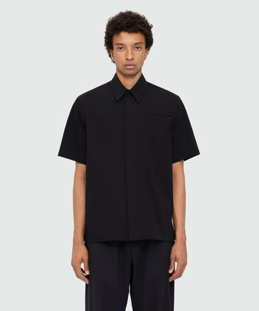 Black stretch cotton short-sleeve shirt with classic collar