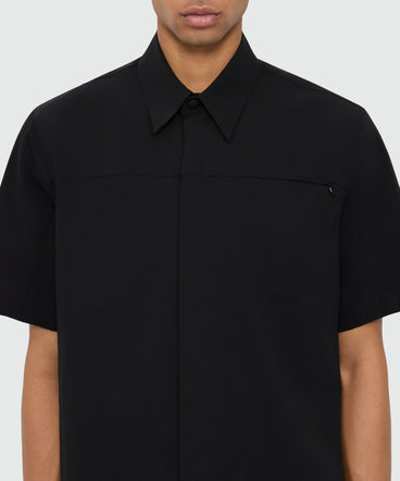 Black stretch cotton short-sleeve shirt with classic collar