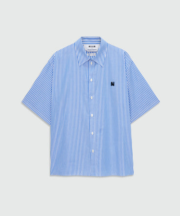 Light blue striped cotton poplin short-sleeve shirt with classic collar and front patch