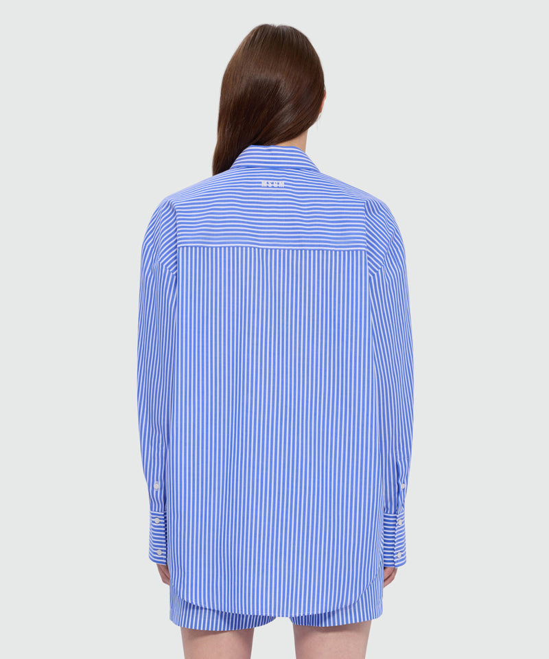 Camicia blu in popeline rigato e ricamo su petto 84 Donna 