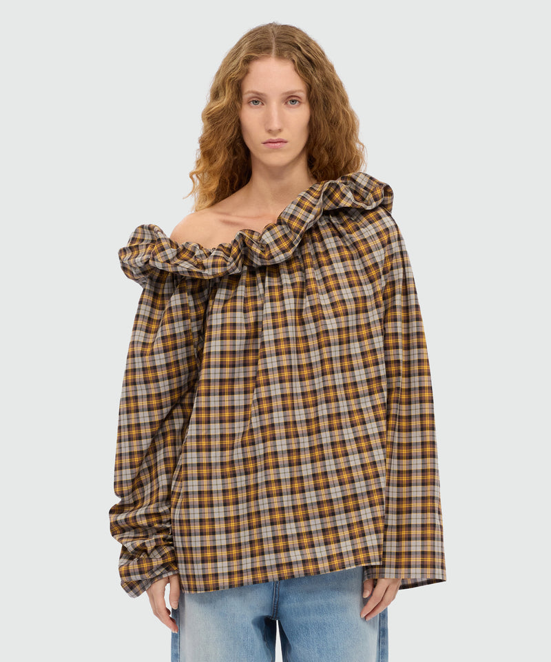 Check cotton blouse with maxi ruffle. 30 Donna 