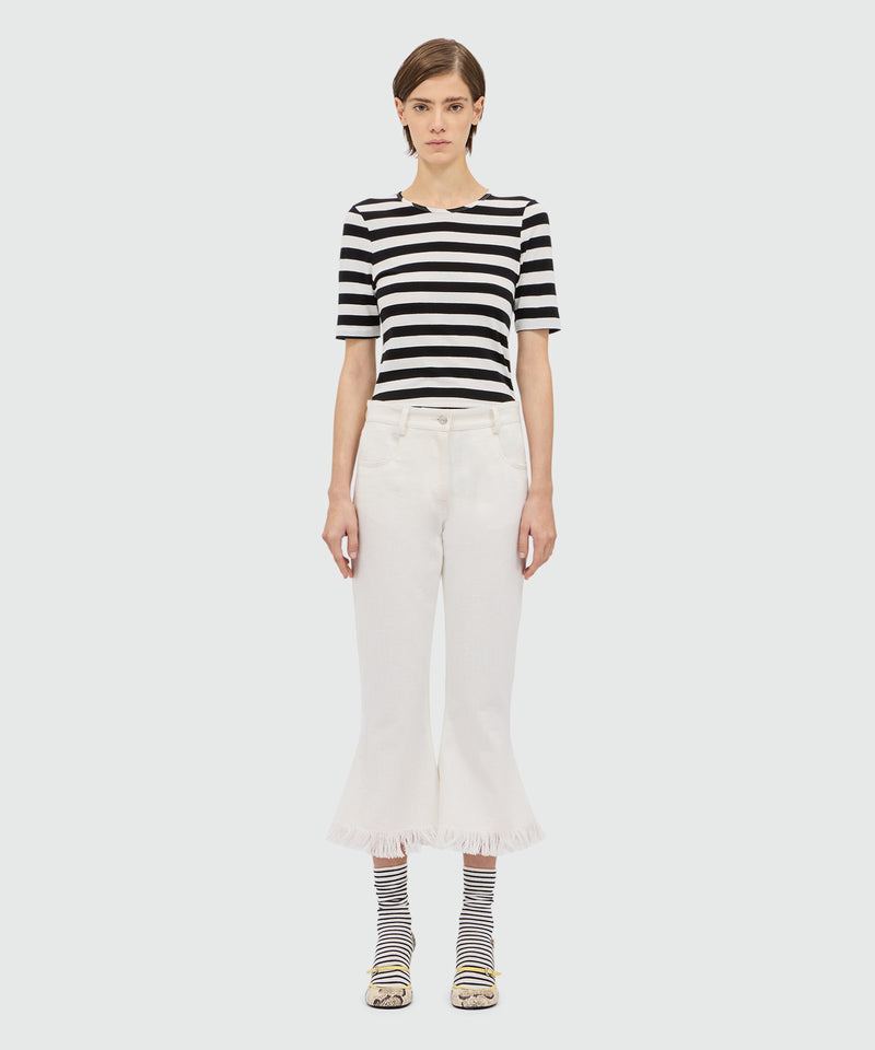 White frayed raw cotton flare Capri trousers. 02 Donna 