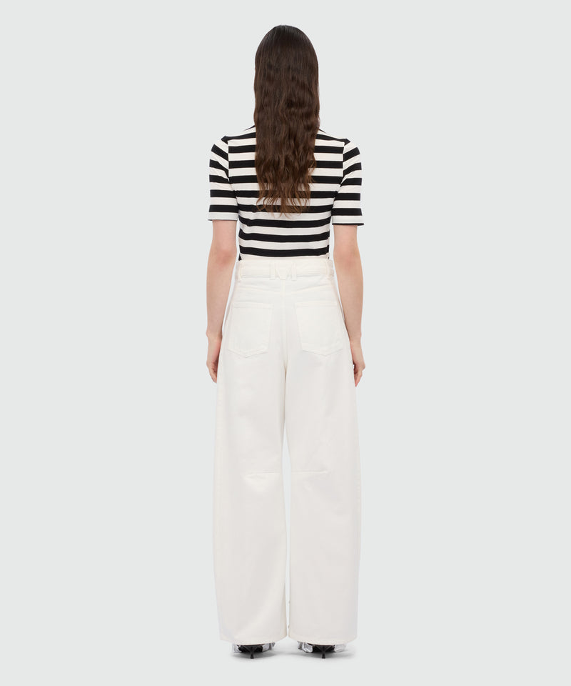 White barrel-fit trousers with studs. 02 Donna 