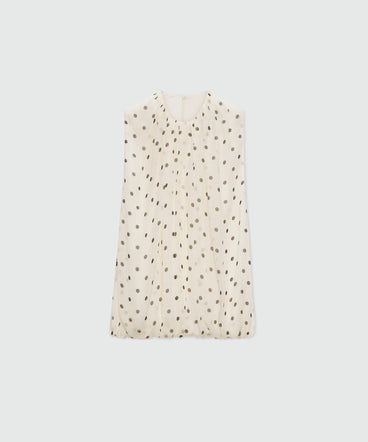 Polka dot chiffon balloon top.