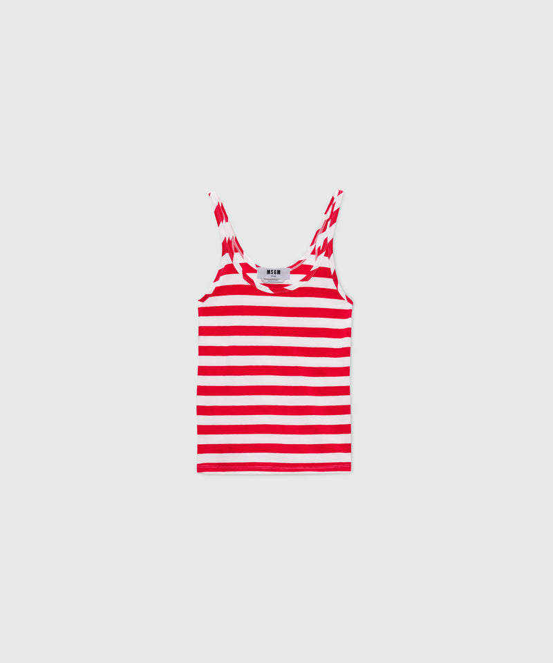White and red striped jersey top. 18 Donna 